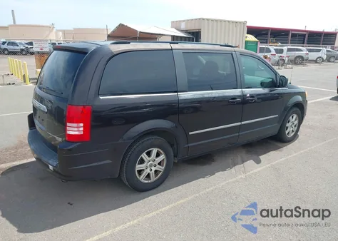 2010 Chrysler Town & Country Touring из США, поврежденный, VIN 2A4RR5D17AR435516